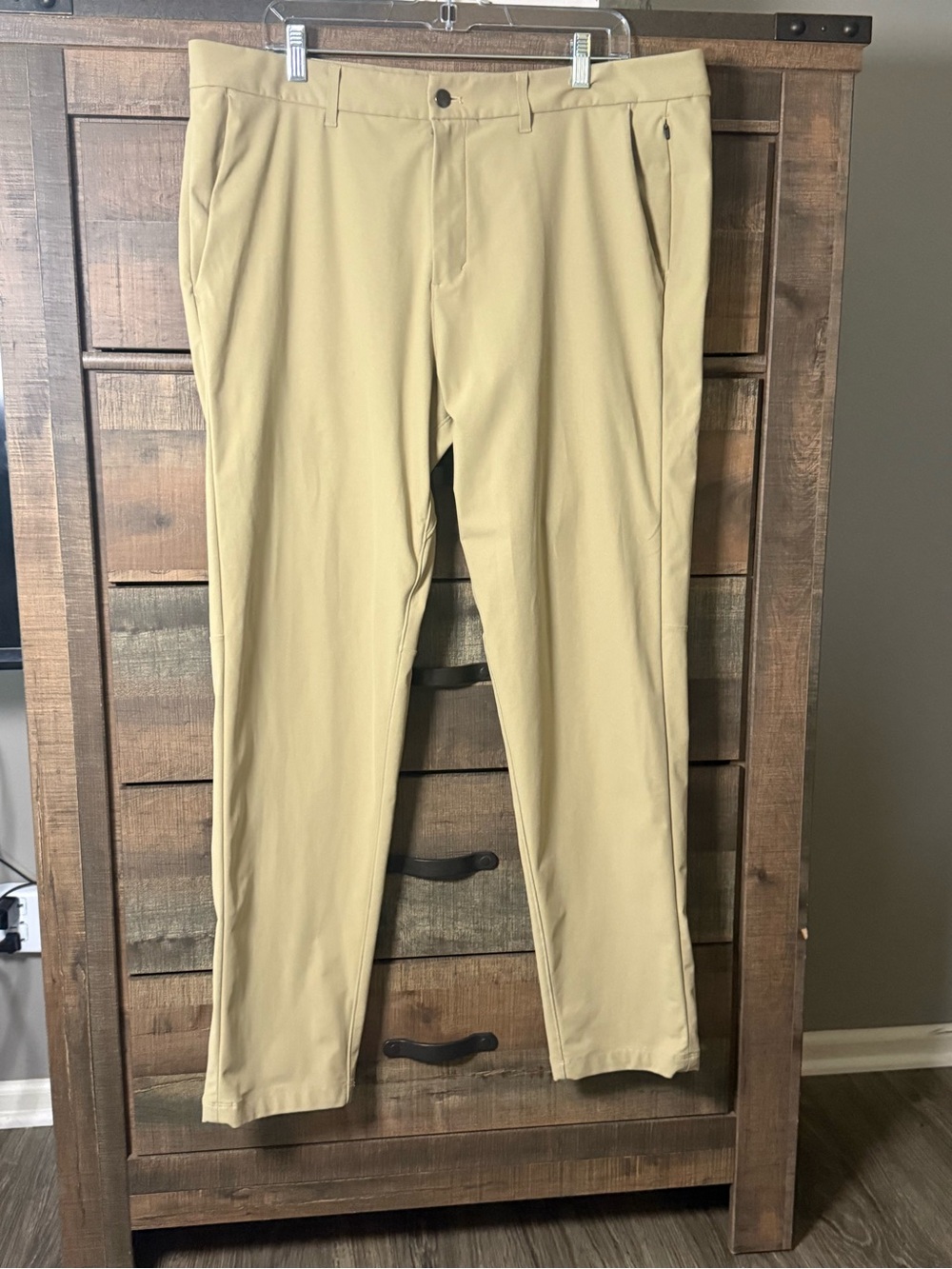 Lululemon ABC Classic Pants Men’s 38x40 Khaki Beige Golf Casual Stretch